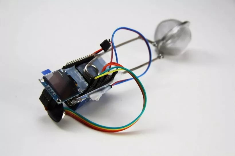 «Бешеные деньги»: российские художники переосмыслили майнинг и трейдинг в своих инсталляциях