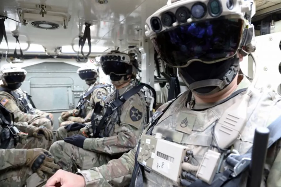 Солдаты, экипированные IVAS во время испытаний на Объединенной базе Льюис-Маккорд, Вашингтон.