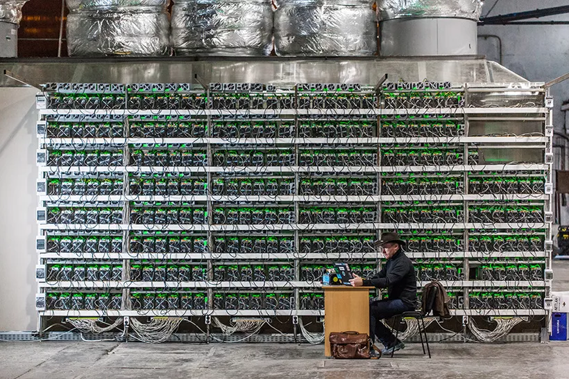 Криптоведьма и мясо за биткоины: Forbes снял фоторепортаж о криптовалюте в Иркутске