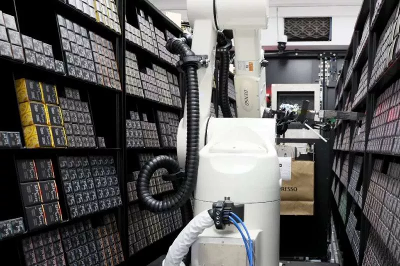 Робот-продавец кофе 1MRobotics